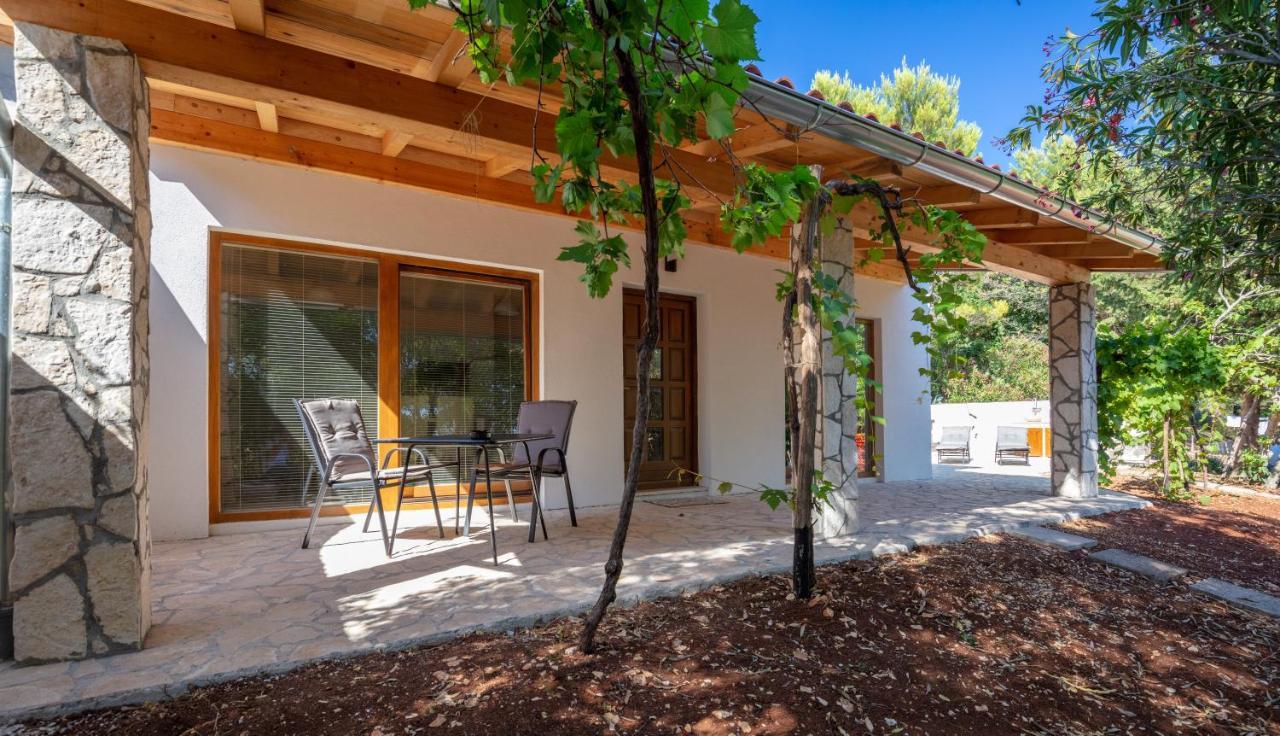 Al Pino Blue Property Premantura Exterior foto
